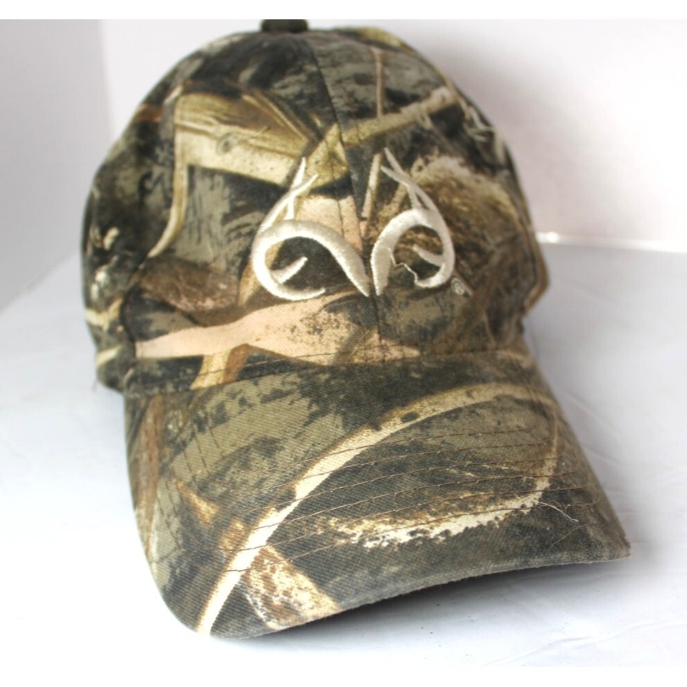 Realtree Hook and Loop Hat Camo One Size Adjustable Embroidered Outdoor Cap